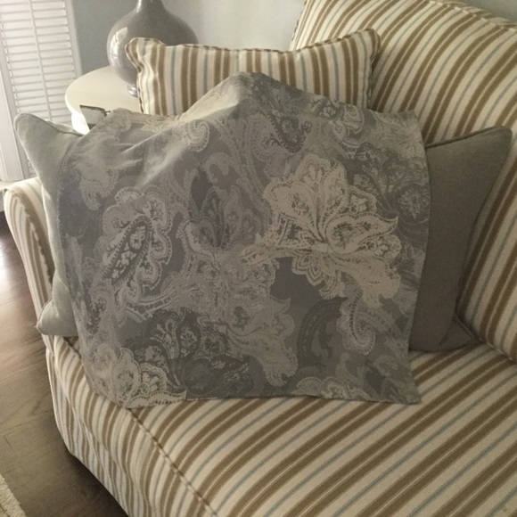Pottery Barn pillow cover - Picture 1 of 3